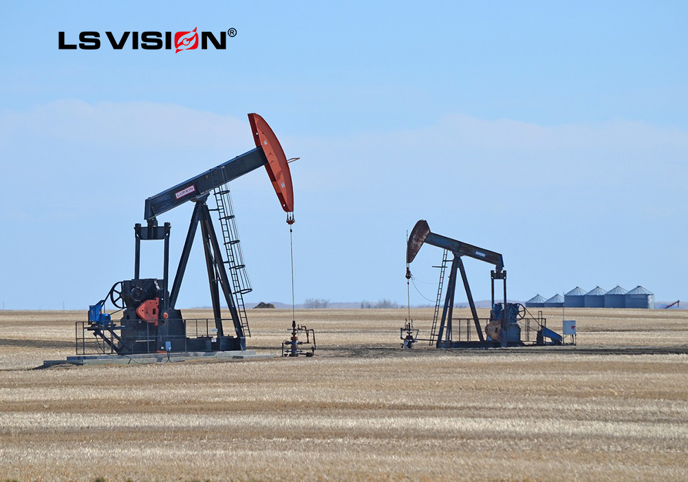 LS VISION-solar security cameras ideal for use in oil and gas fields.